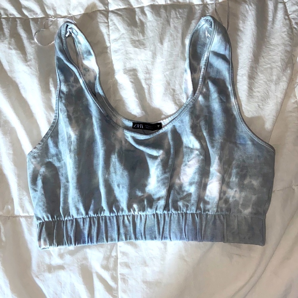 Zara women’s size LARGE runs small bra tanktop. Smoke free and pet free home.🏡